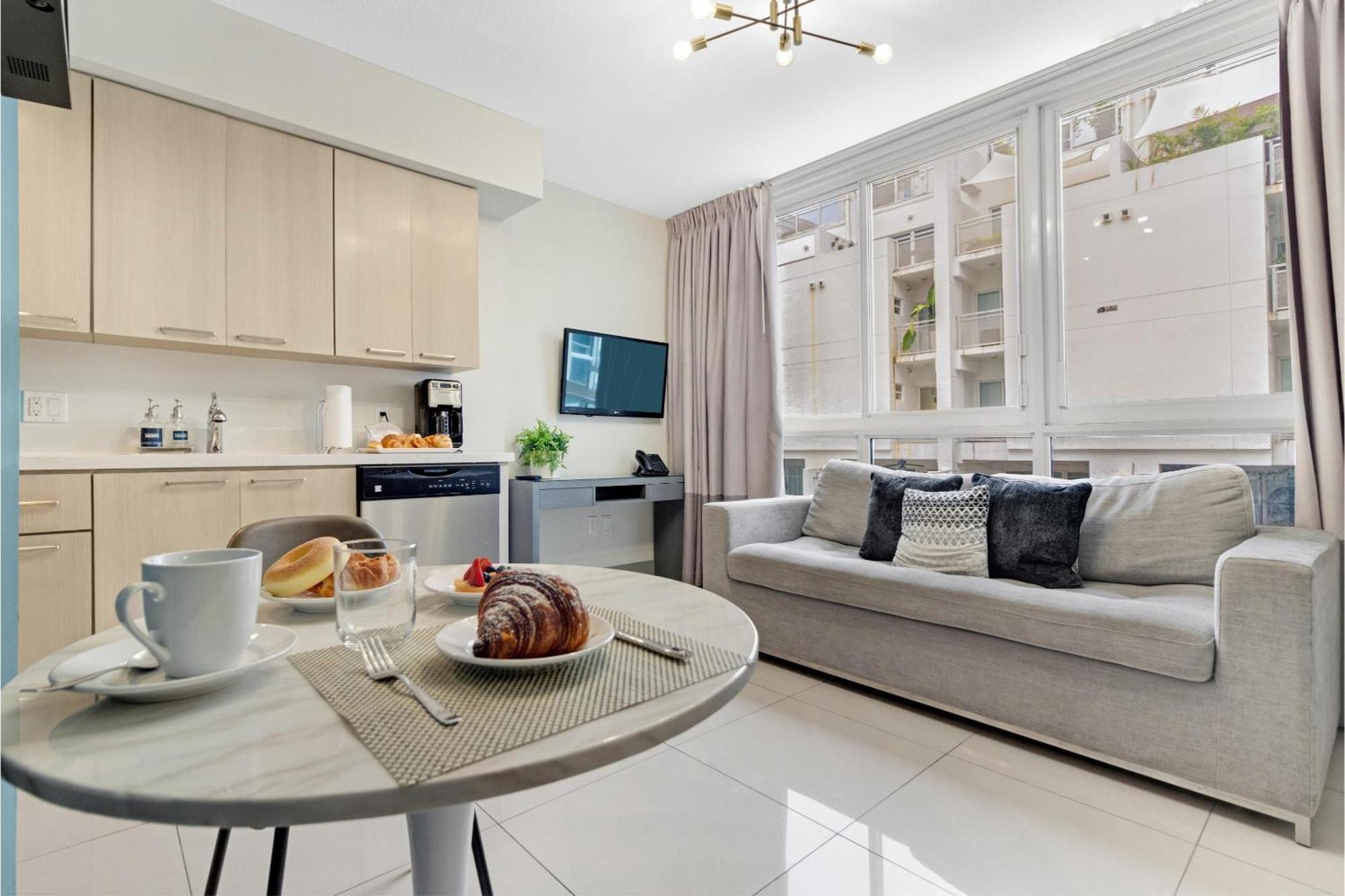 Roami At Habitat Brickell 4*